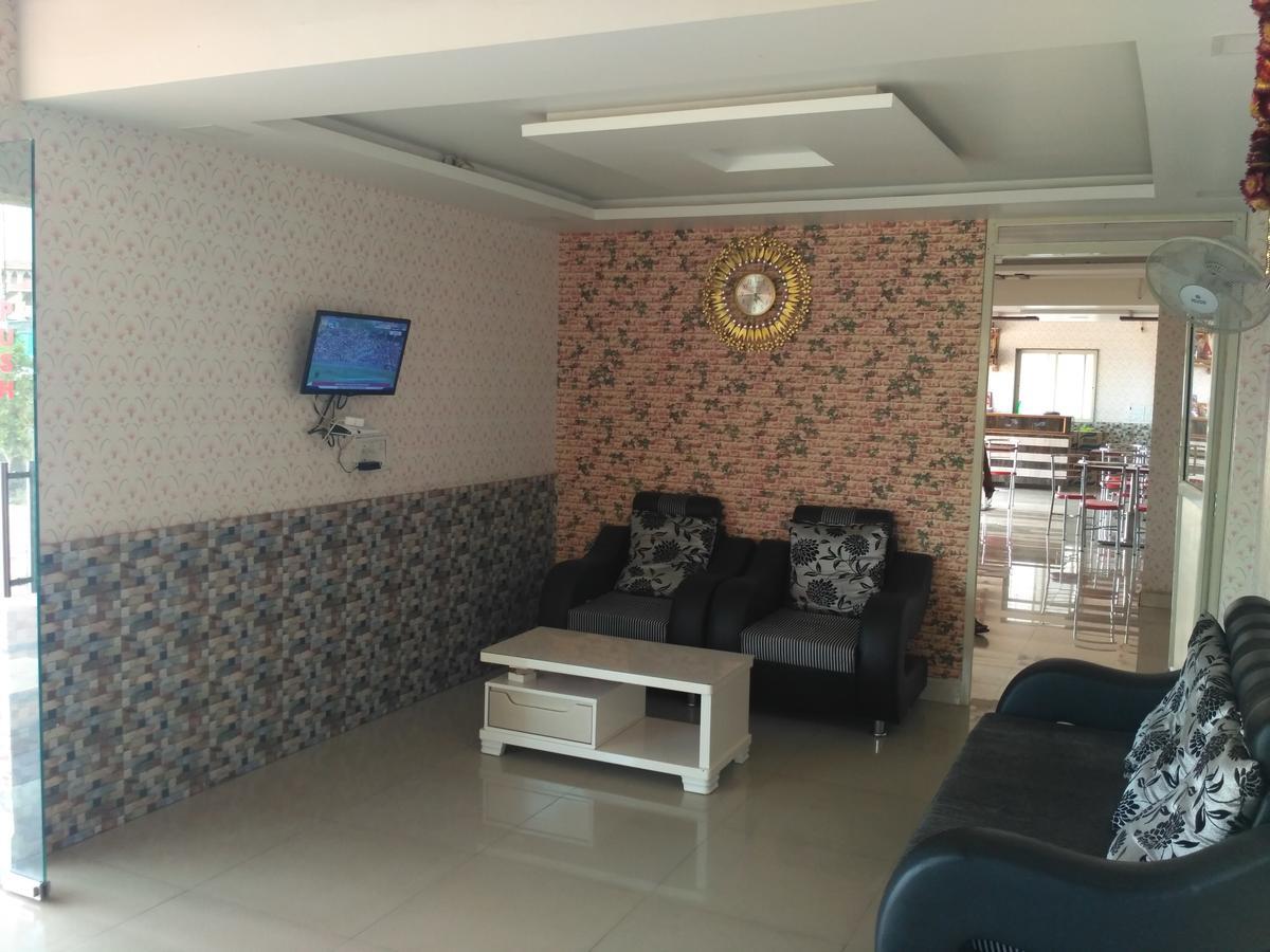 Ranjangaon Ganpati Hotel Morya Garden Ranjangaon المظهر الخارجي الصورة