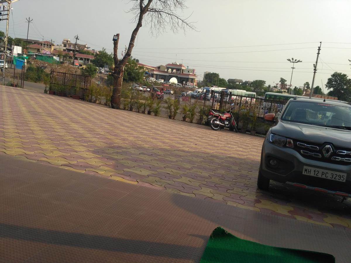 Ranjangaon Ganpati Hotel Morya Garden Ranjangaon المظهر الخارجي الصورة