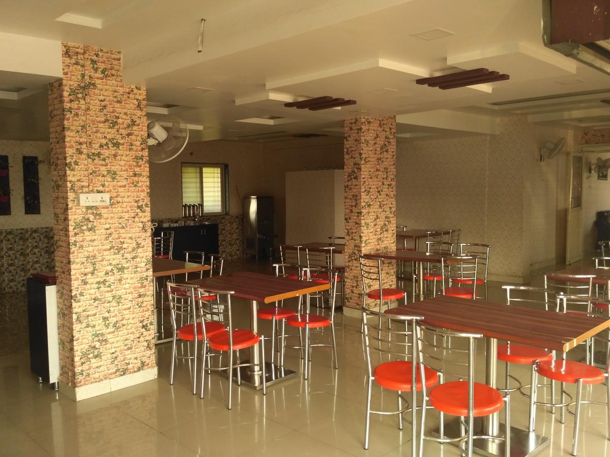 Ranjangaon Ganpati Hotel Morya Garden Ranjangaon المظهر الخارجي الصورة